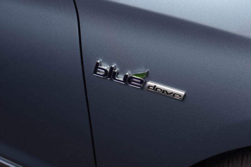Illustration for article titled The Hyundai Sonata Hybrid Is A Great Cruiser But Barely A Fuel MiserÂ
